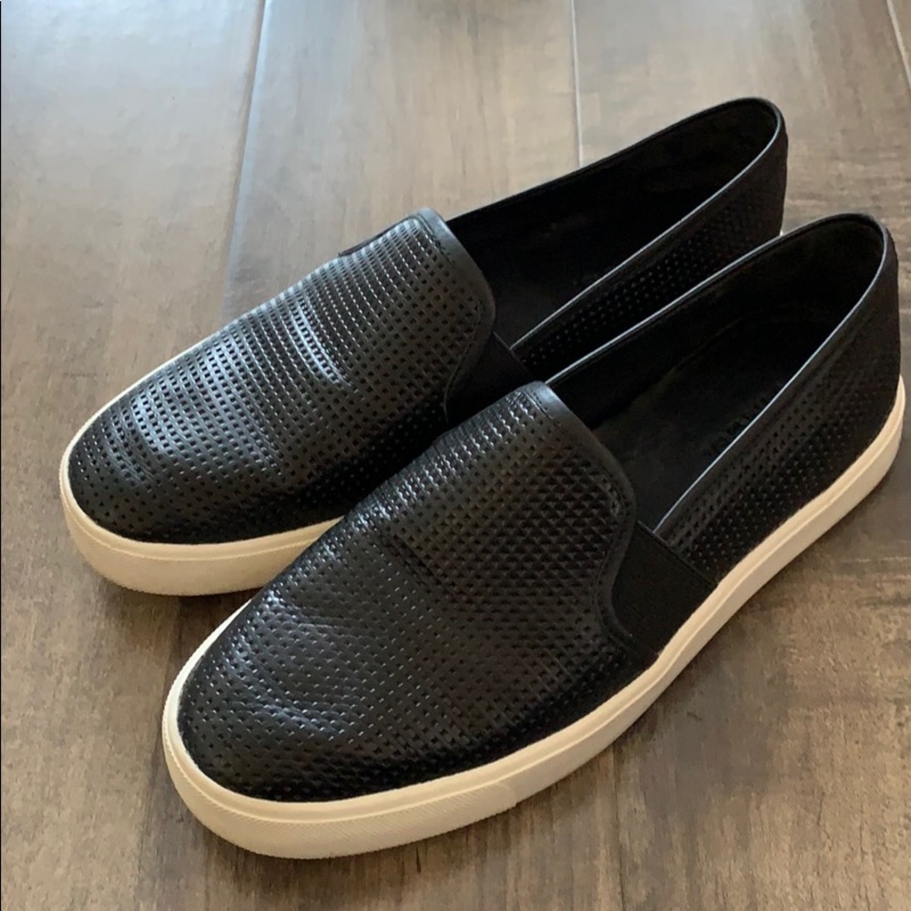 Vince Blair black Leather slip-ons 7.5